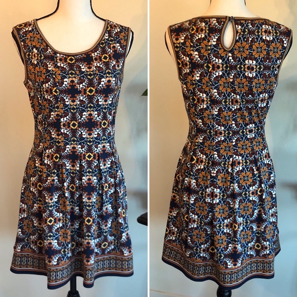 Max Studio Dresses & Skirts - MAX STUDIO Fit & Flare Sleeveless Dress